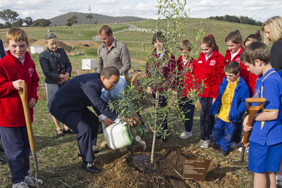 Ban Ki-moon participa de atividades ecológicas em sua visita à Austrália. Foto: ONU/Eskinder Debebe