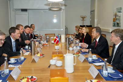 Secretary-General Meets Defence Minister of Denmark