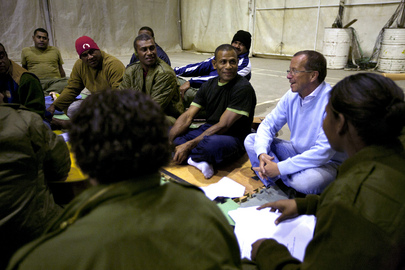 UNAMI Head Meets Fijian Staff Members in Erbil