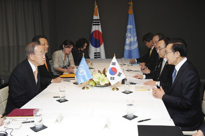 Secretary-General Meets President of Republic of Korea in Cannes