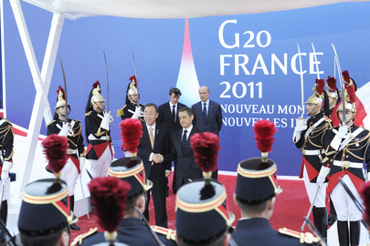 Secretary-General Greeted by French President at G20 in Cannes