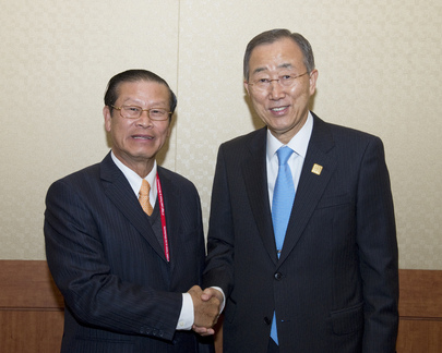 Secretary-General Meets Deputy Prime Minister of Laos in Busan
