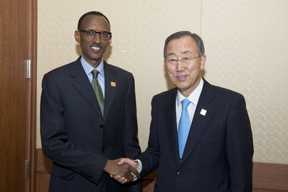Secretary-General Meets Rwandan President at Aid Effectiveness Forum