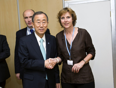 Secretary-General Meets E.U. Climate Action Commissioner in Durban