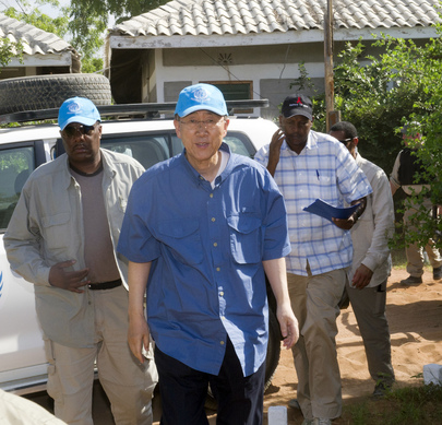 Secretary-General Visits UN Staff Working with Somali Refugees in Kenya