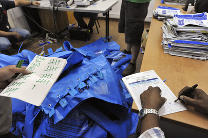 Elections Documents Arrive at UNOCI Headquarters