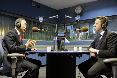 Ban Ki-moon em entrevista à rádio ONU para marcar início do segundo mandato Ban Ki-moon em entrevista à rádio ONU para marcar início do segundo mandato