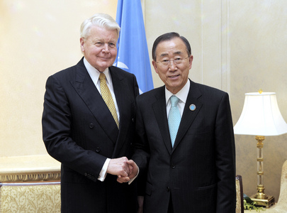 Secretary-General Meets President of Iceland in Abu Dhabi