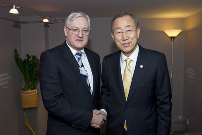 Secretary-General Meets CEO of Shell at Davos