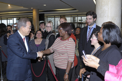 Secretary-General Meets IMO Staff in London