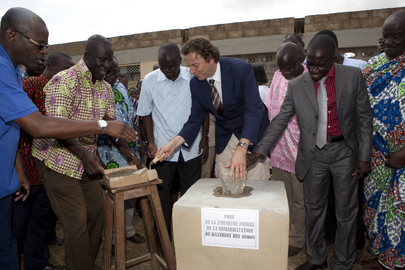 UNOCI Head Visits School in Bonoua, Côte d'Ivoire