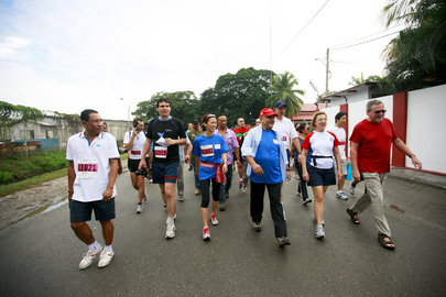 UNMIT Deputy and Timorese President Take Part in Annual Dili Marathon