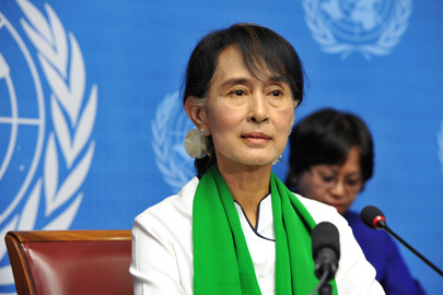 Aung San Suu Kyi Speaks to Press in Geneva