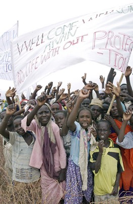 Secretary-General Visits Refugee Camp in South Darfur