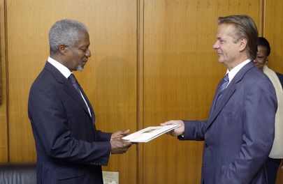 New Permanent Observer of International Organization of la Francophonie Presents Credentials