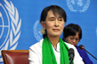 Aung San Suu Kyi Speaks to Press in Geneva 9.503114