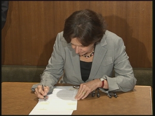 Selected frame from video story 
UN / PIRACY DECLARATION 
	