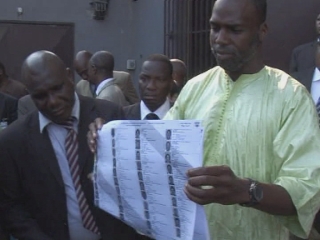 Selected frame from video story 
COTE D'IVOIRE / VOTERS LIST
	